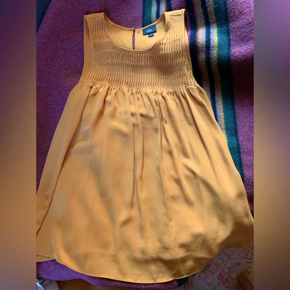 Women’s gold sleeveless blouse from Mossimo size large